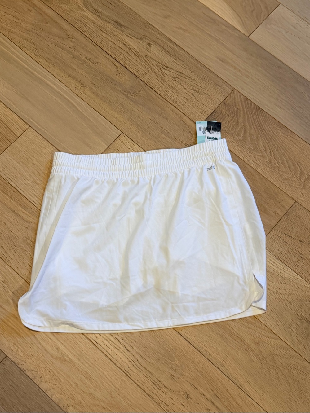 DSG - Women’s Medium White Active Skort - Lightweight Athletic Skirt